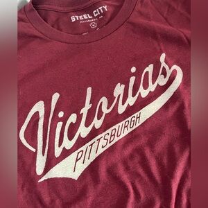 Steel City unisex size medium short sleeve T-shirt, Pittsburgh Victorias
